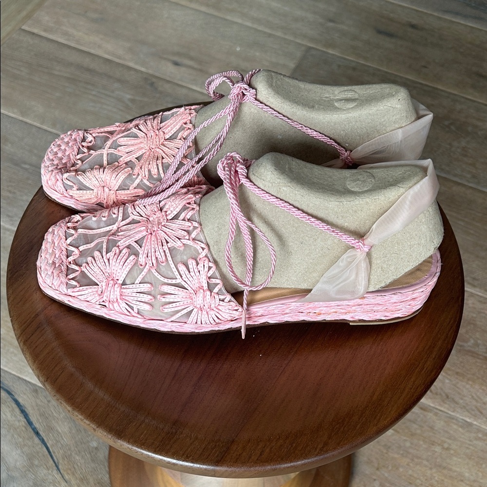 Stuart Weitzman Elegant Pink Floral Women's Shoes - Picture 2 of 7